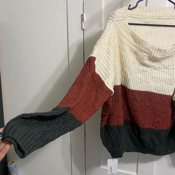 Sweater - Picture 4 of 7